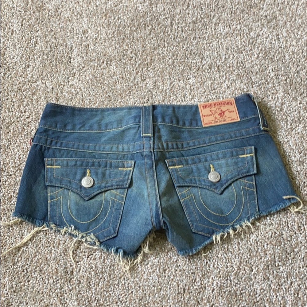 True Religion Shorts - Picture 2 of 3